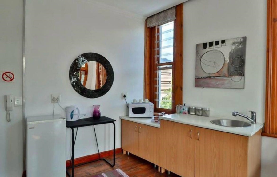 1 Bedroom Property for Sale in Woodstock Western Cape